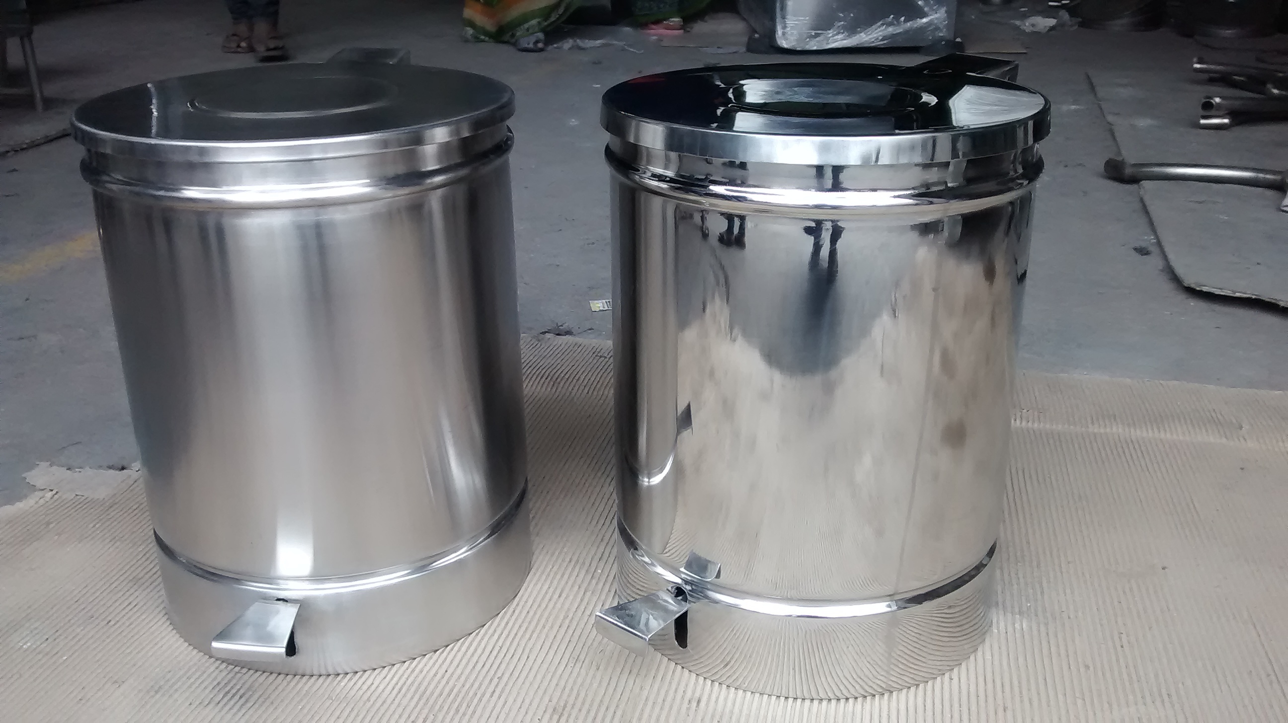 Food Operated Dustbin - RKS Fabricators high-quality furniture item